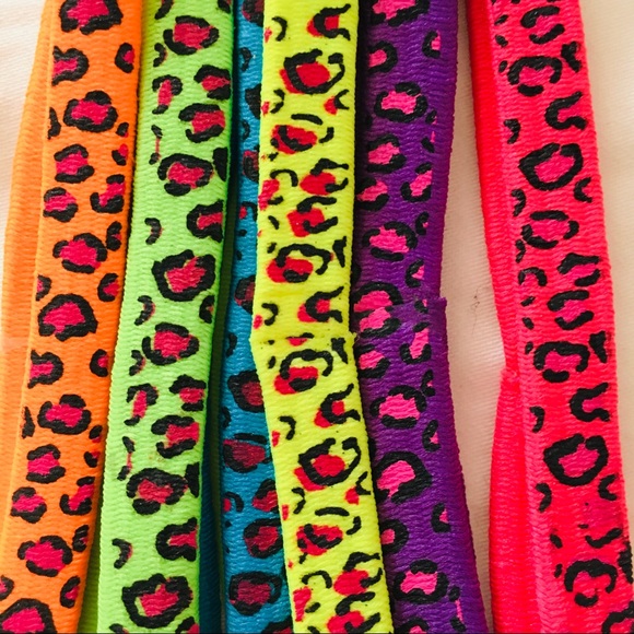 SOCKS FUZZY FLAMINGO DOG UNICORN KEY CHAIN LIP GLO - Picture 14 of 15